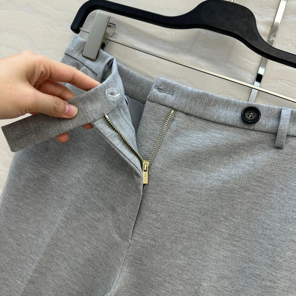 Pantaloni a vita bassa Miumiu in cotone grigio