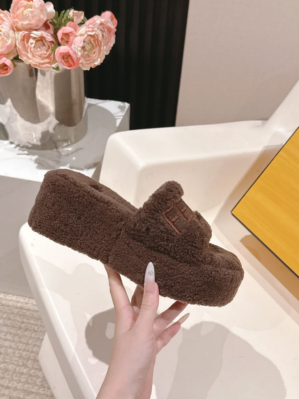 Fendi F013 2025ss Fluffy Slippers Chocolate Brown Lambswool 467199