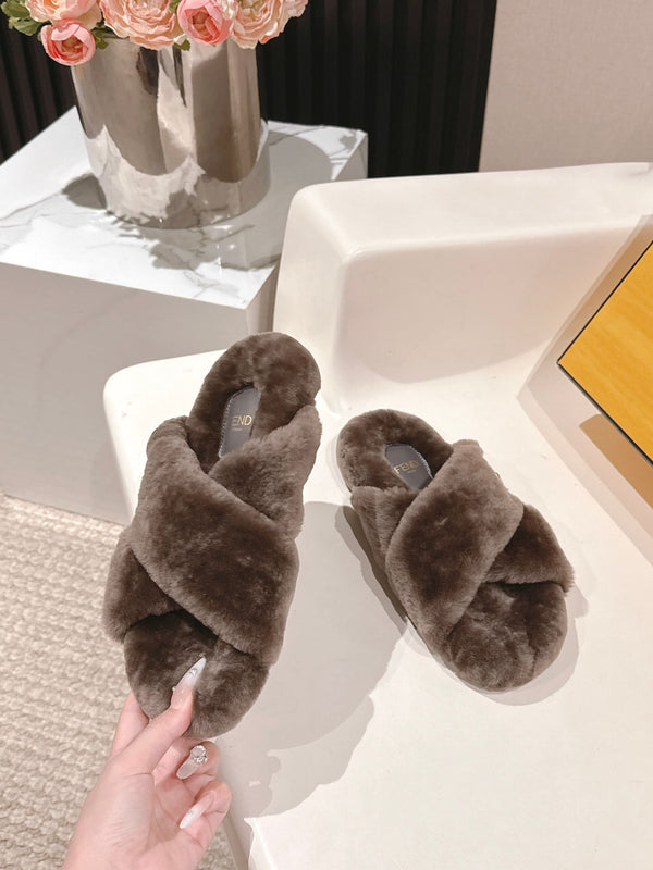 Fendi F013 2025ss Fluffy Slippers Brown Lambswool 467195