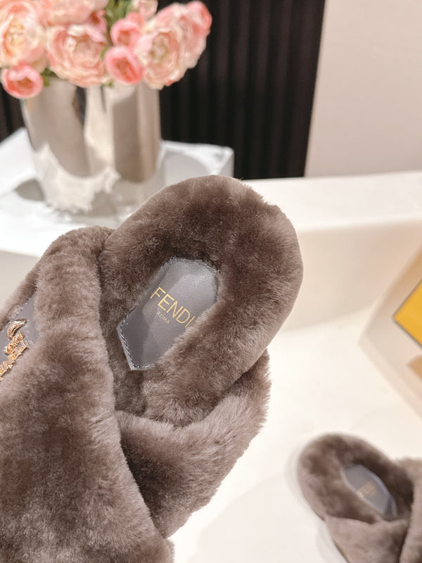 Fendi F013 2025ss Fluffy Slippers Brown Lambswool 467195