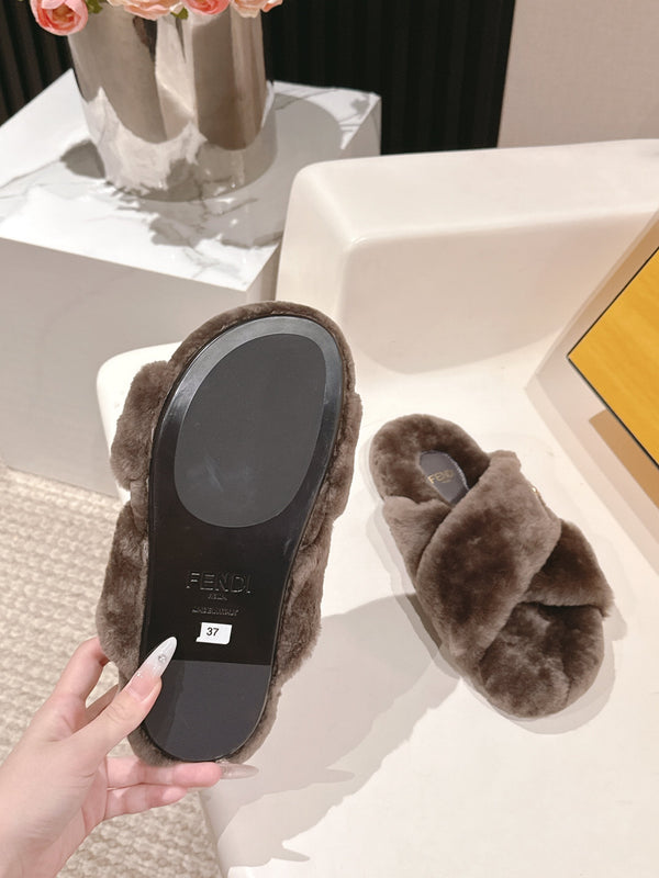 Fendi F013 2025ss Fluffy Slippers Brown Lambswool 467195