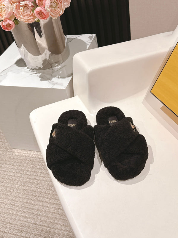 Fendi F013 2025ss Fluffy Slippers Black Lambswool 467194