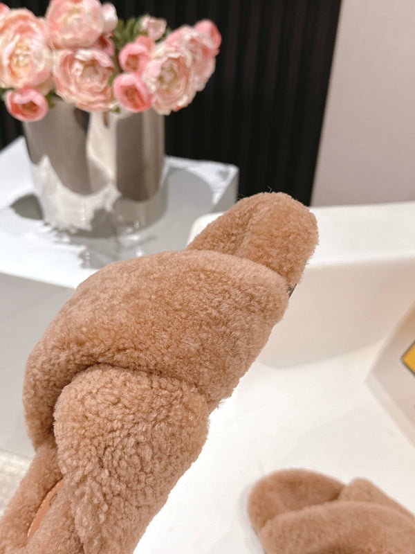 Fendi F013 2025ss Fluffy Slippers Light Brown Lambswool 467191