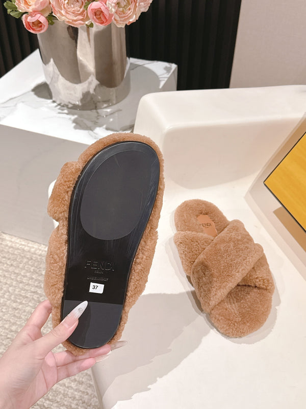 Fendi F013 2025ss Fluffy Slippers Light Brown Lambswool 467191