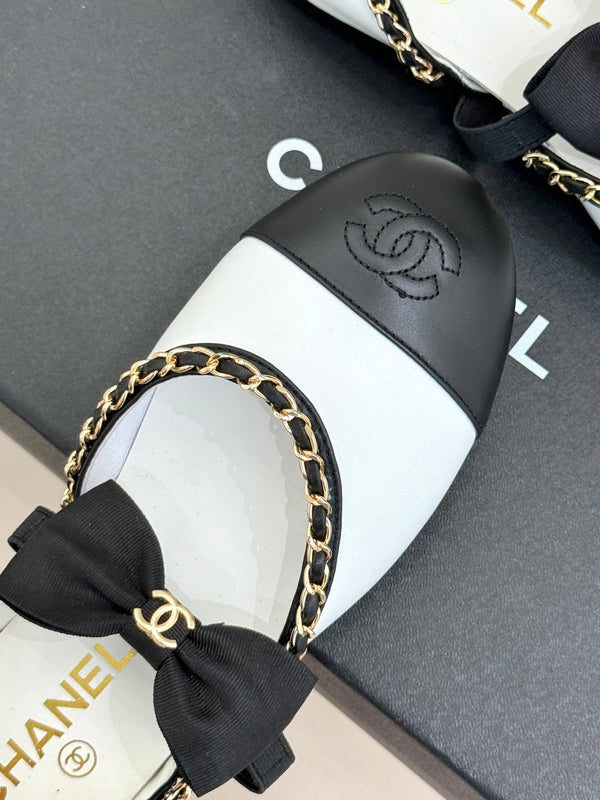 CC 25P Hollow Chain Bow Mary Janes White Cowhide 473298