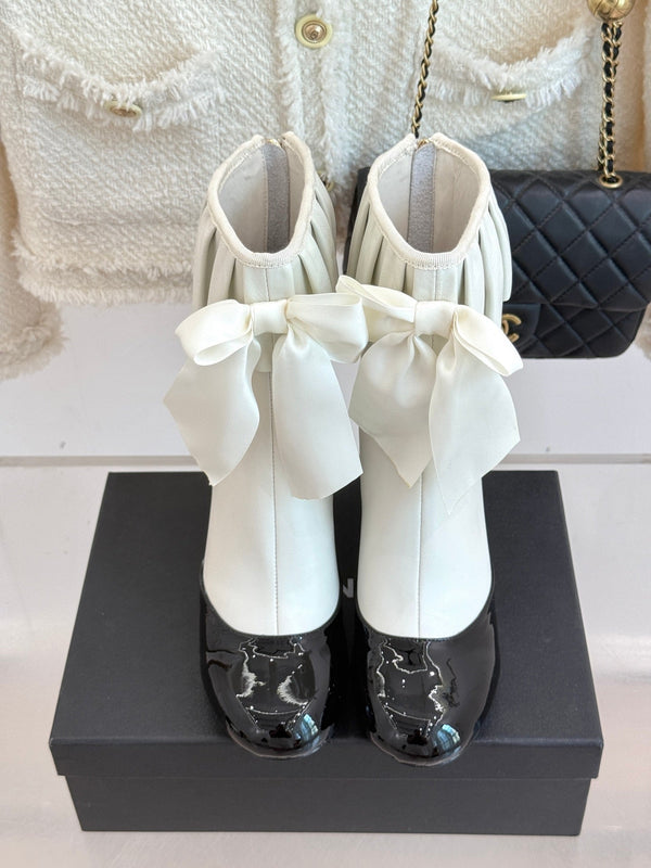 CC 25A Pleated-Collar Bow-Tie Stretch Ankle Boots White Lambskin 473356