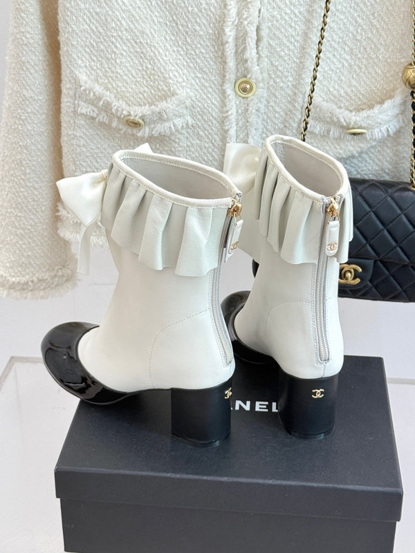 CC 25A Pleated-Collar Bow-Tie Stretch Ankle Boots White Lambskin 473356