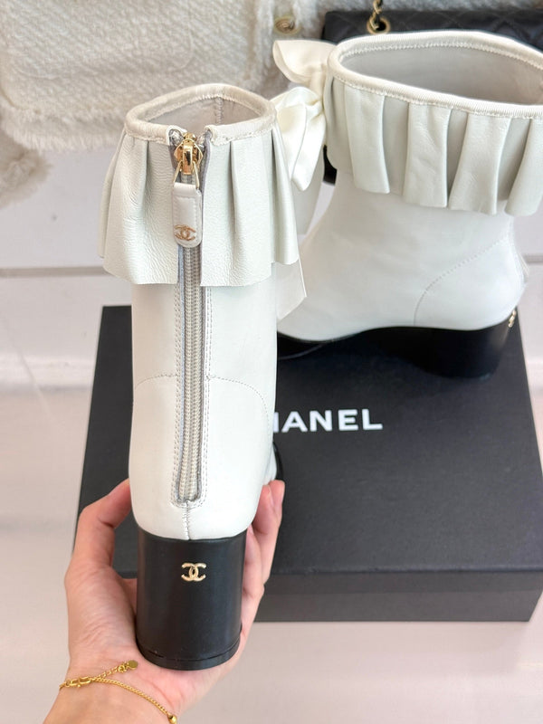 CC 25A Pleated-Collar Bow-Tie Stretch Ankle Boots White Lambskin 473356