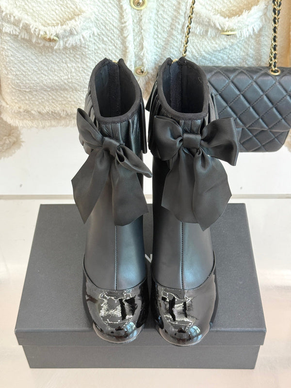 CC 25A Pleated-Collar Bow-Tie Stretch Ankle Boots Black Lambskin 473355