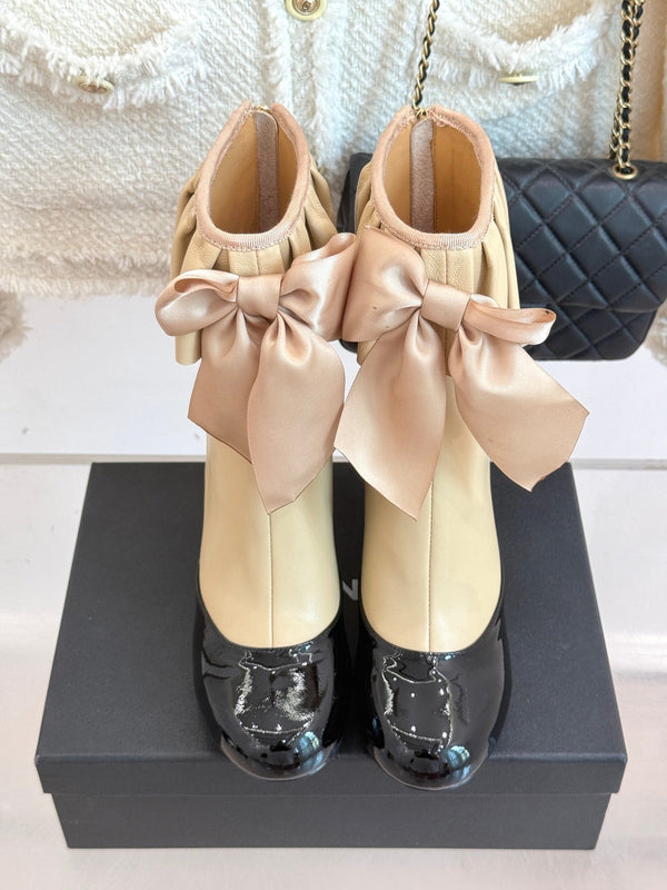 CC 25A Pleated-Collar Bow-Tie Stretch Ankle Boots Beige Lambskin 473354