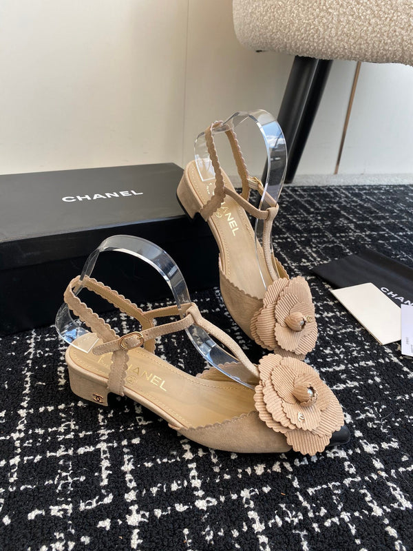 CC 25C Camellia Mid-Back Sandals Beige Suede With Flower 473435
