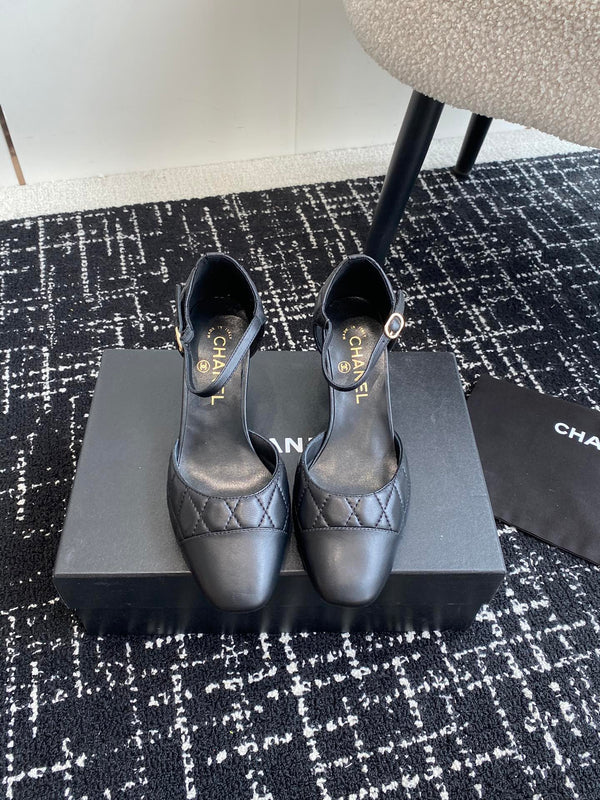 CC 25SS Diamond-Patterned Block-Heeled Mary Janes Black Sheepskin 473433