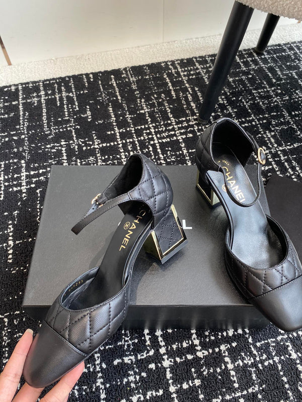 CC 25SS Diamond-Patterned Block-Heeled Mary Janes Black Sheepskin 473433