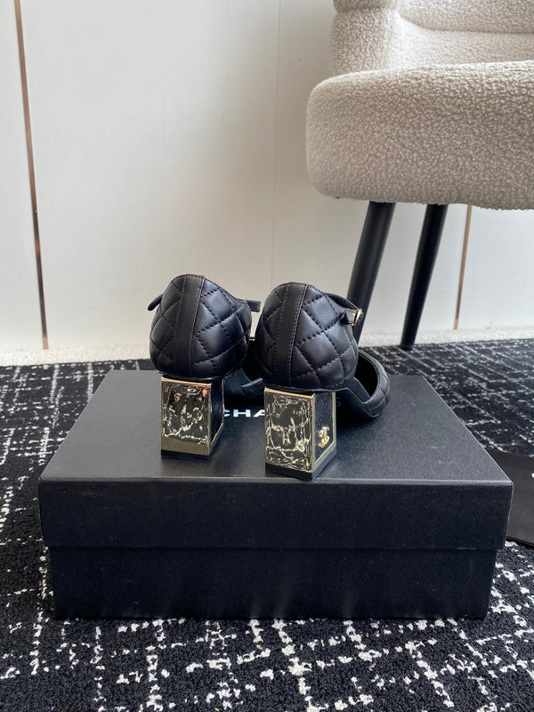 CC 25SS Diamond-Patterned Block-Heeled Mary Janes Black Sheepskin 473433