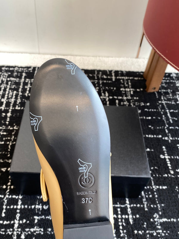 CC 25SS Mary Jane Slippers Beige Sheepskin 473430