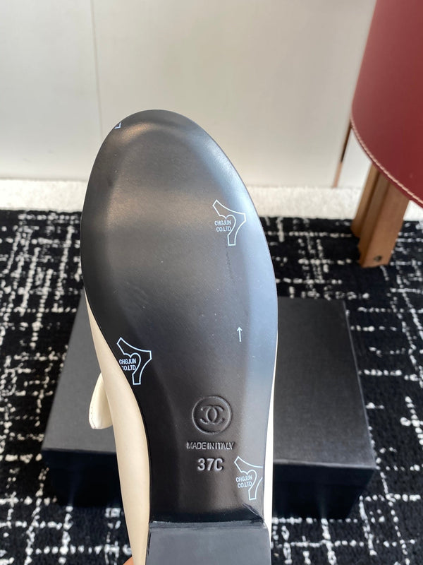 CC 25SS Mary Jane Slippers White Sheepskin 473428