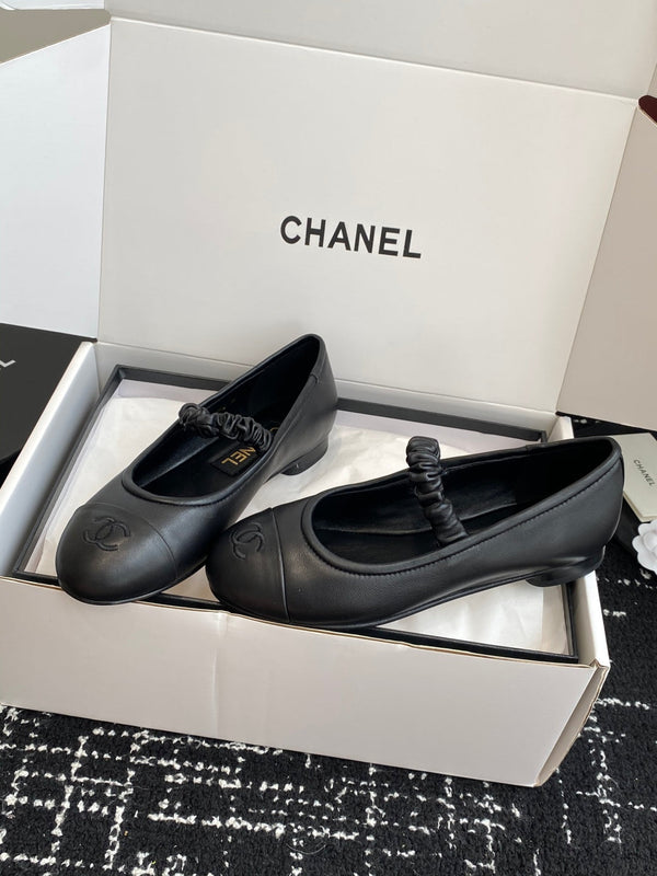 CC 25SS Embroidered Double C logo Mary Janes Black Sheepskin 473427