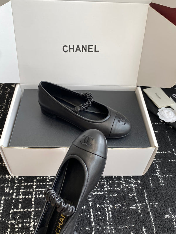 CC 25SS Embroidered Double C logo Mary Janes Black Sheepskin 473427