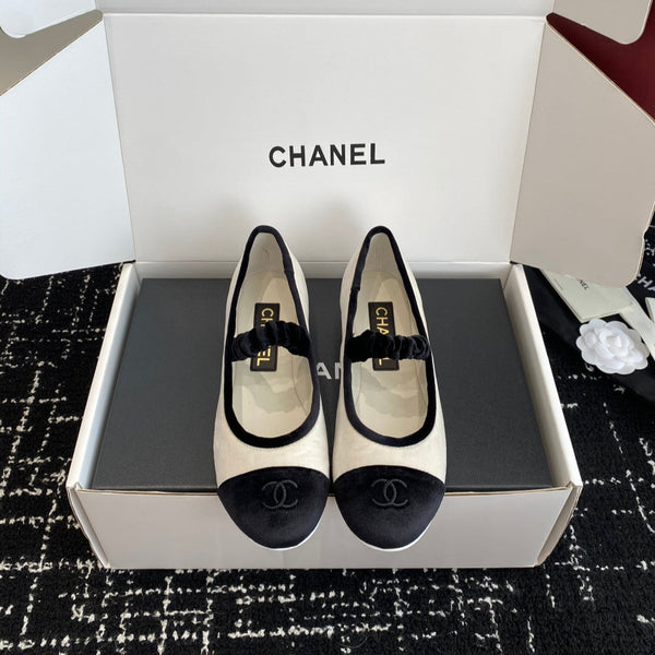 CC 25SS Embroidered Double C logo Mary Janes White Suede 473424