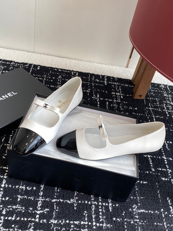 CC 25SS Mary Jane Ballerinas White Lambskin 473422