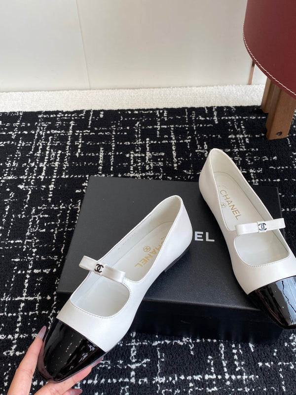 CC 25SS Mary Jane Ballerinas White Lambskin 473422