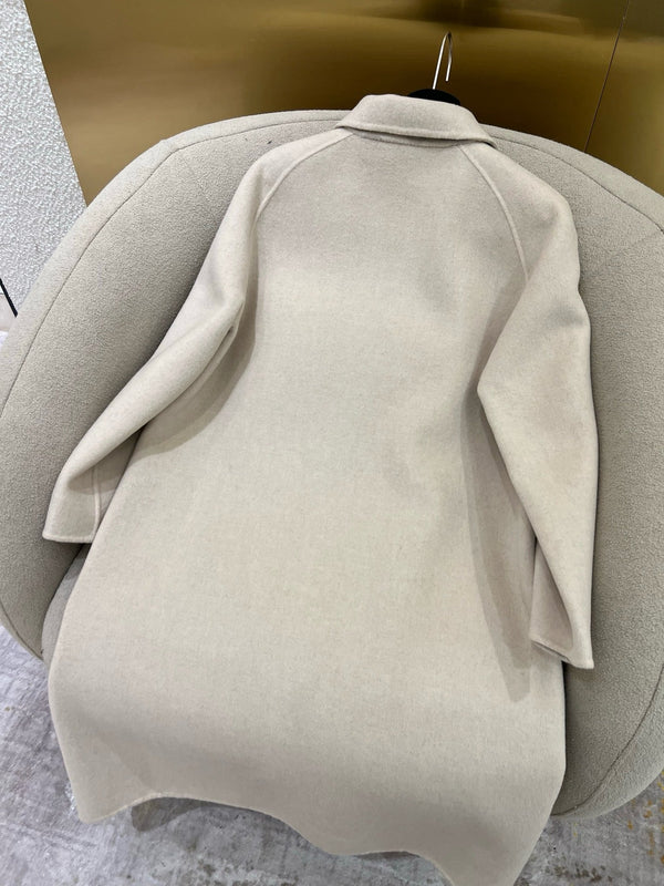 HM 25 Classic Pig-Nose Floral Coat White Cashmere 305175