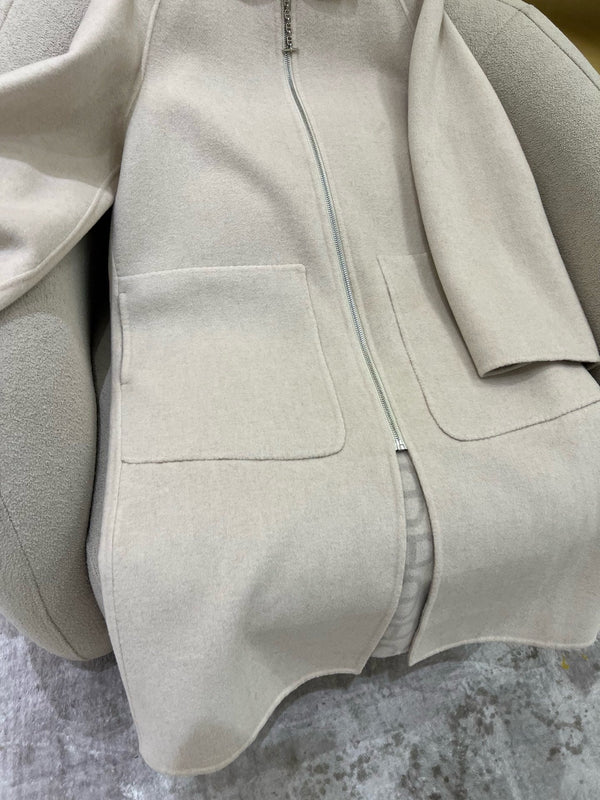 HM 25 Classic Pig-Nose Floral Coat White Cashmere 305175