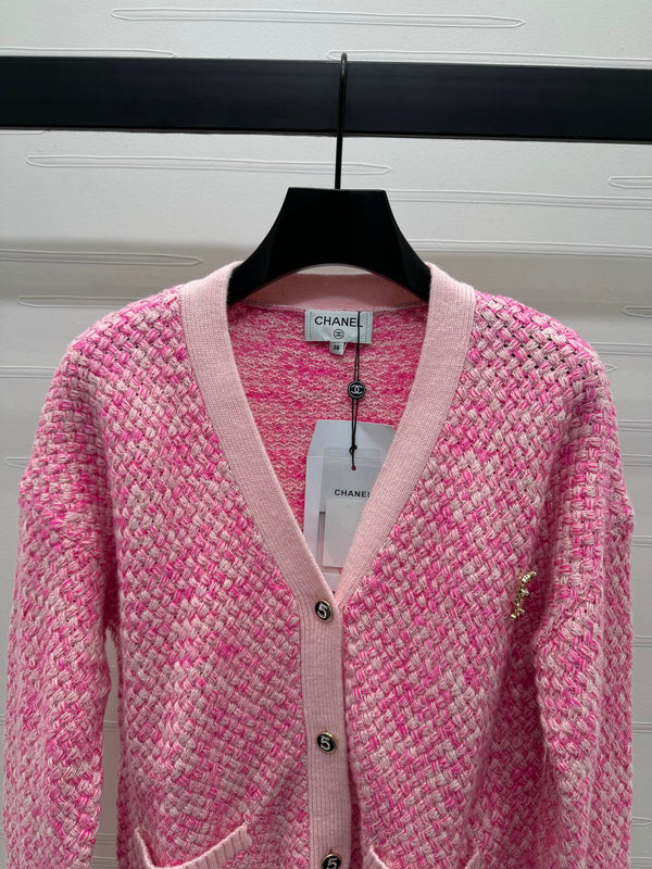 CC 25 Contrast Color V-Neck Cardigan 5 Brooch Pink Wool 305405