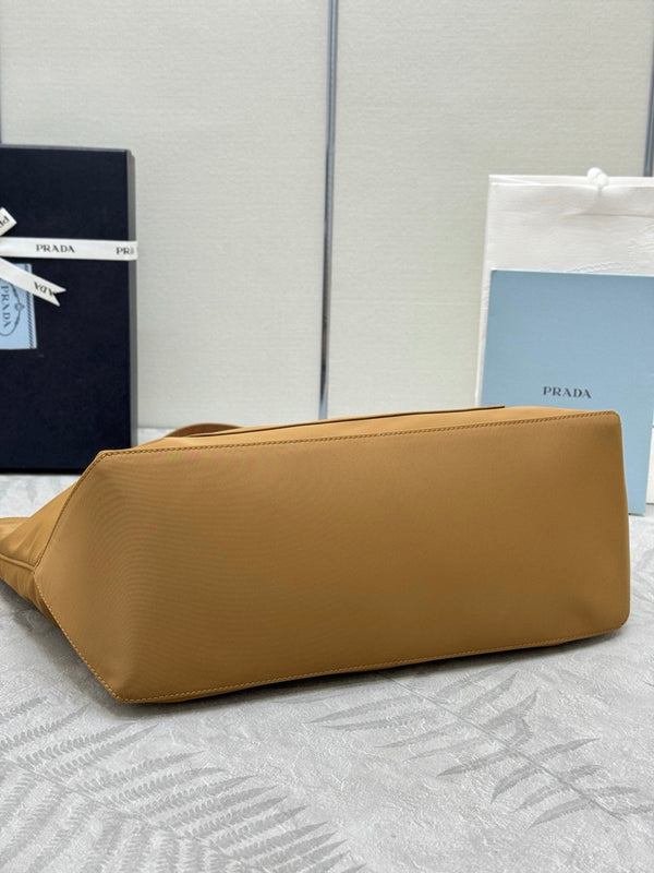 Pra Medium 1BG555 Tote Bag Brown Nylon 267451