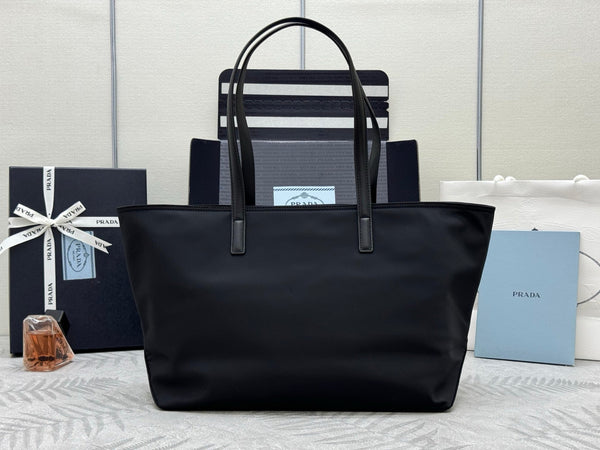 Pra Medium 1BG555 Tote Bag Black Nylon 267446