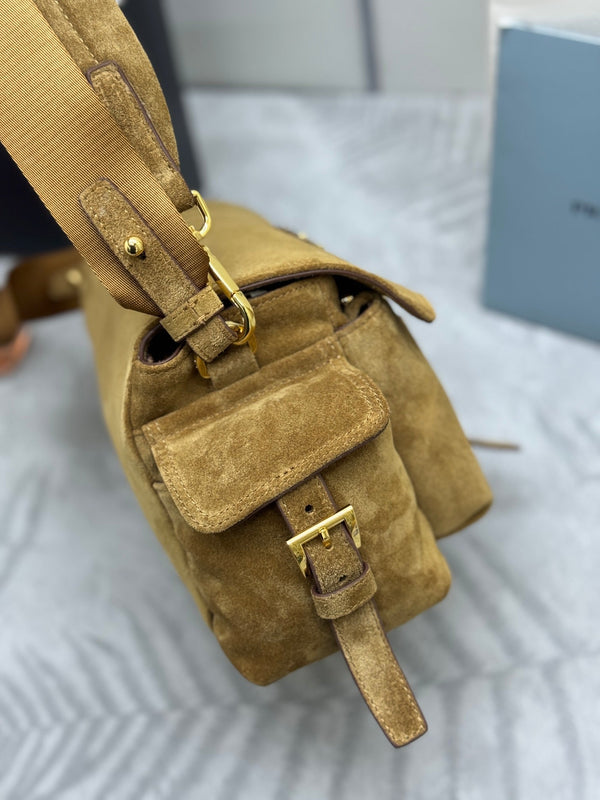 Pra Messenger Bag 30cm Cinnamon Suede 267417