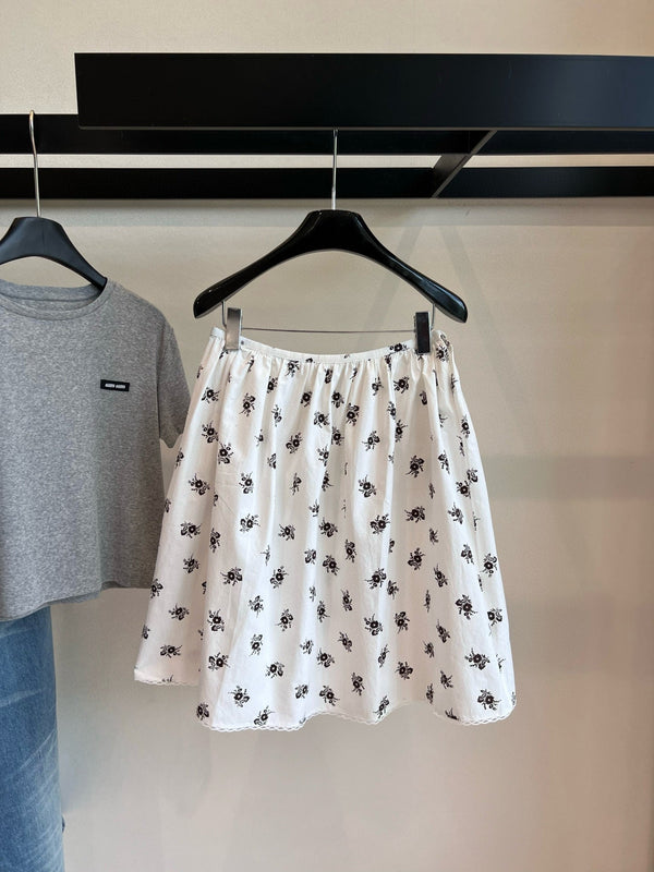 Miumiu Short Flower Skirt White Cotton