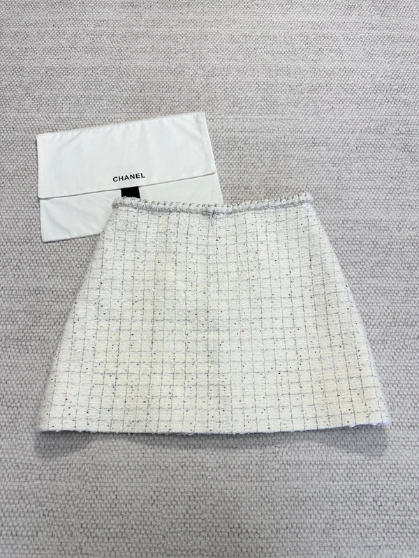 CC 25A Beaded Plaid Tweed Skirt