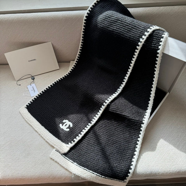 CC Knitted Long Scarf Black Cashmere 828772