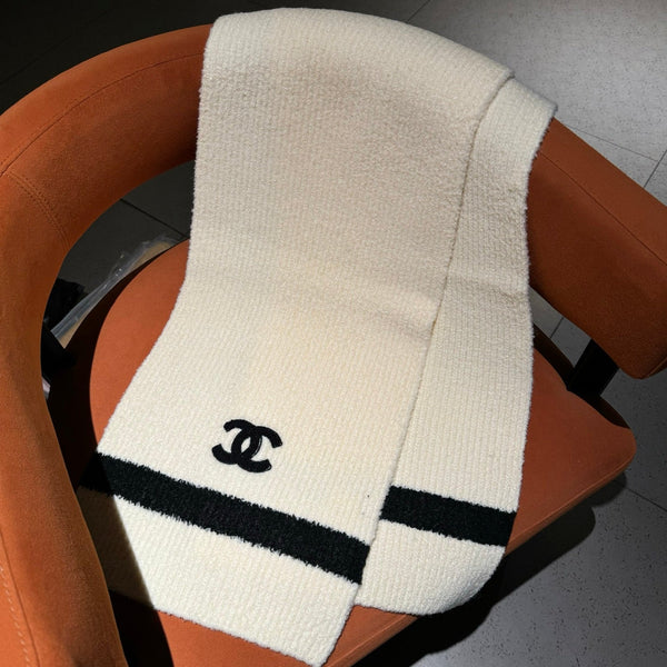 CC Knitted Long Scarf 170cm White Cashmere 828768