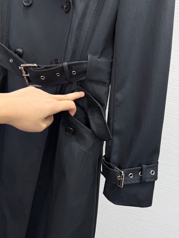 CD 25SS Trench lungo con colletto borchiato e ricamo ape in cotone nero 306542