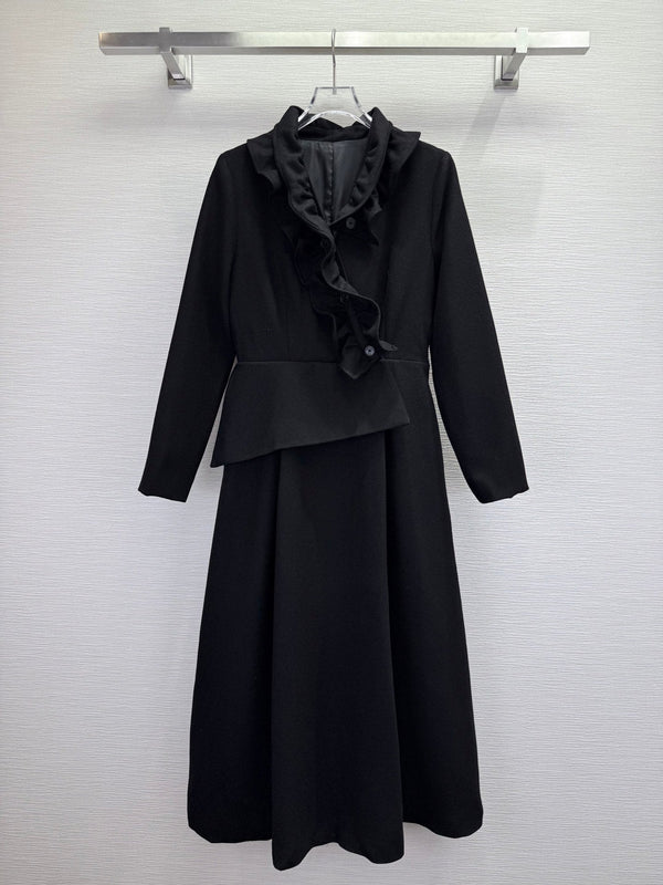 CD 25SS Abito con scollo a V e volant in lana nera 306508