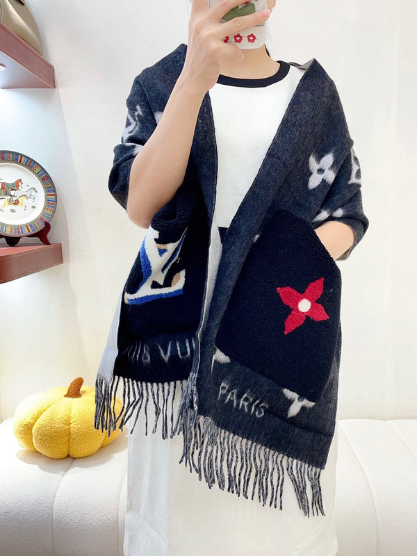 LV Black and White Cashmere with Wool Pockets 839467