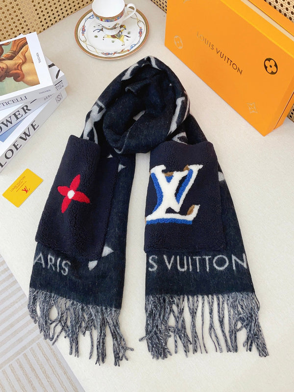 LV Black and White Cashmere with Wool Pockets 839467