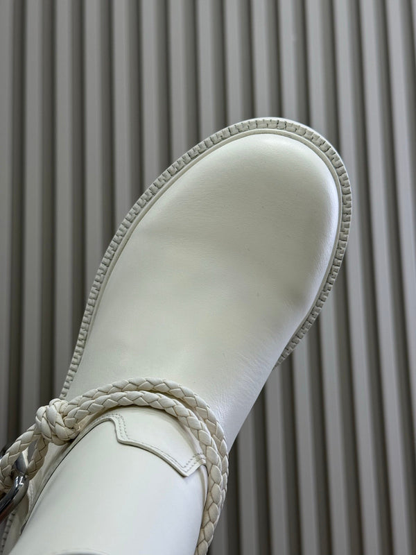 BV 25FW Ankle Boots With Coaxial Detailing And Signature Metal Triangle in White Calfskin