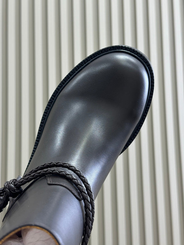 BV 25FW Ankle Boots With Coaxial Detailing And Signature Metal Triangle in Fondant Calfskin