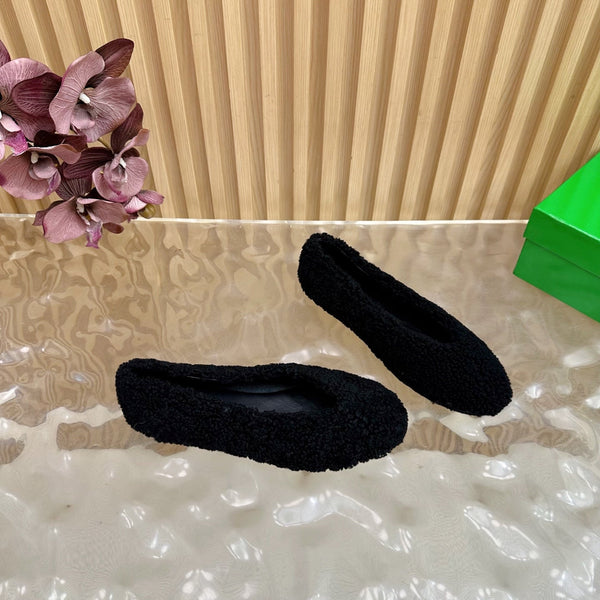BV 25SS Shearling Ballerina in Black Wool Sheepskin