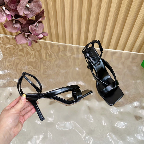 BV 25SS Flat-Soled High-Heeled Ankle Strap Sandals Black Shiny Calfskin