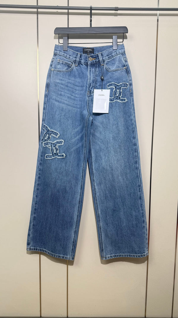 CC 25 Cross-stitched double C high-waisted straight-leg jeans