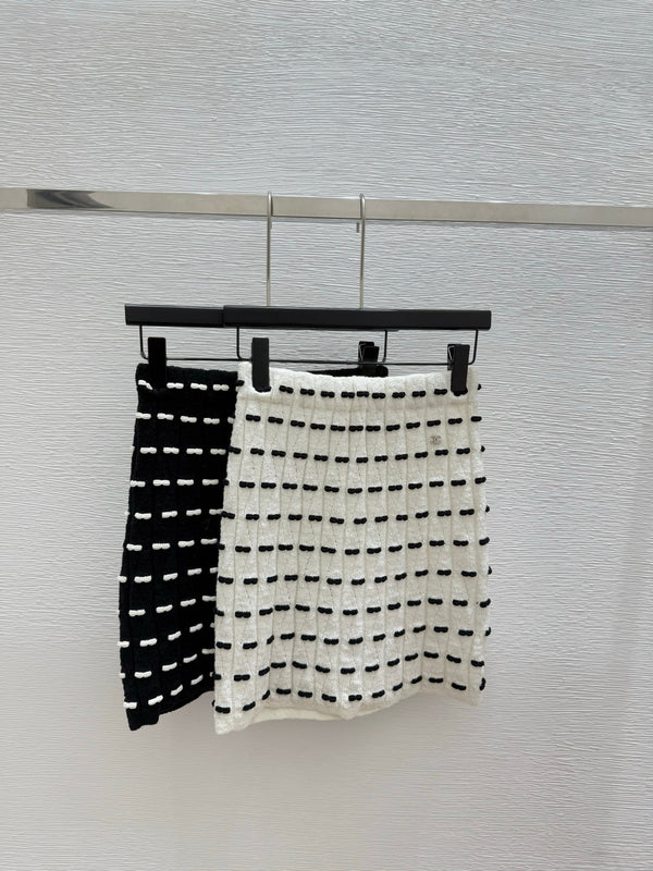 CC 25 Contrast Bow Knit Wool Skirt