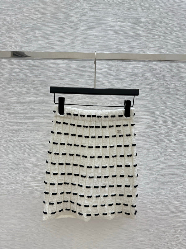 CC 25 Contrast Bow Knit Wool Skirt