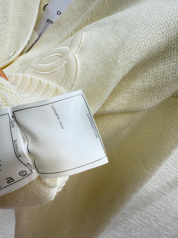 CC 25FW V-Neck Knit Wool Long-Sleeved Cardigan