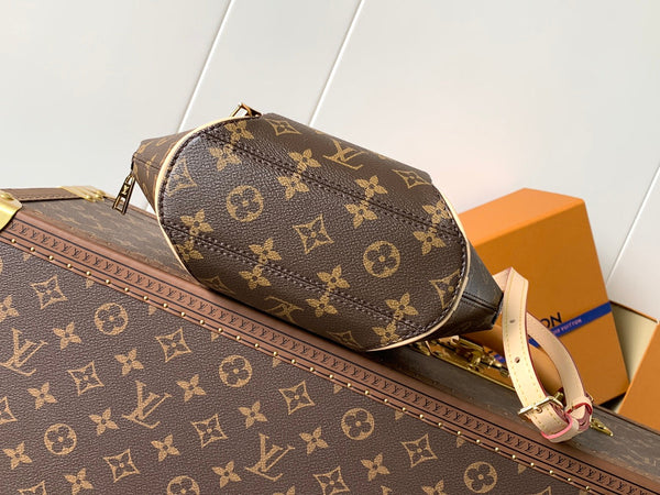 LV Small Ellipse Monogram Canvas Bag 126841