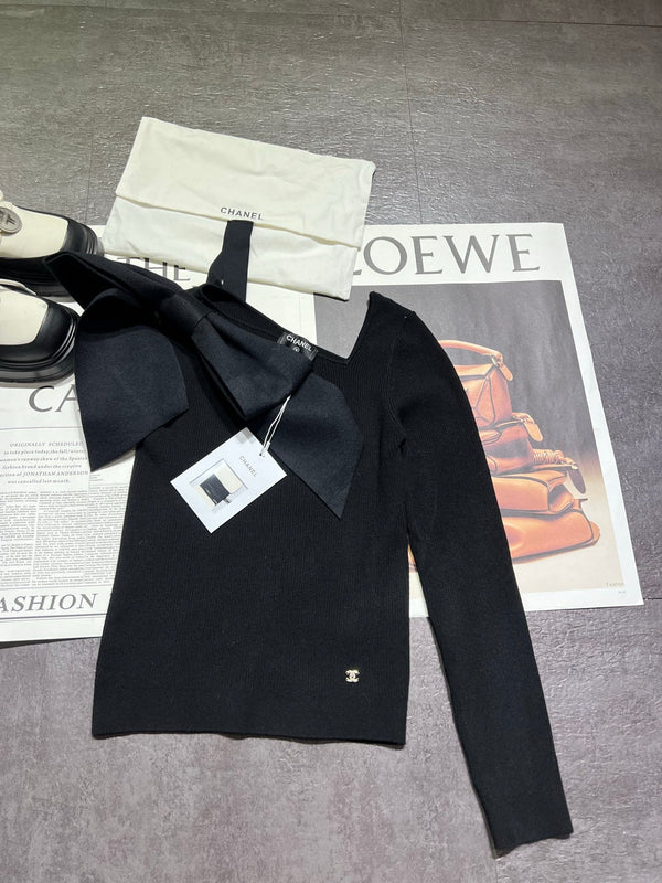 CC 25K Bow Series Off-Shoulder Top Black Wool