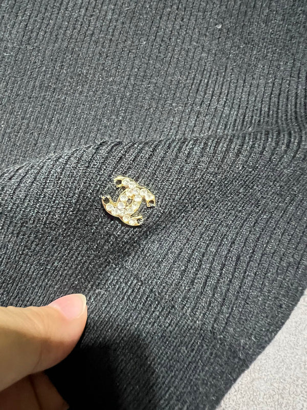 CC 25K Bow Series Off-Shoulder Top Black Wool